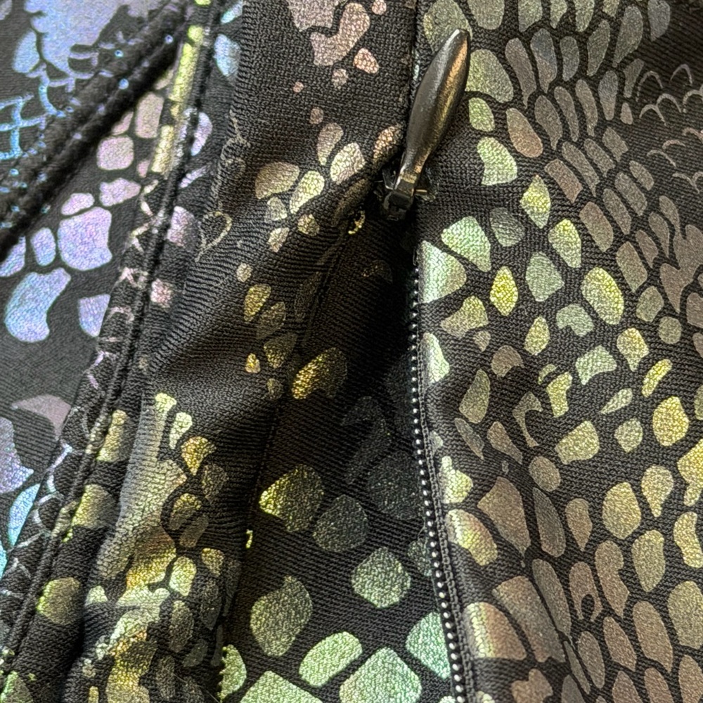 CVG Constantly Varied Gear Athletic Skort Snake Print Holographic Shorts Sz S - Picture 9 of 10